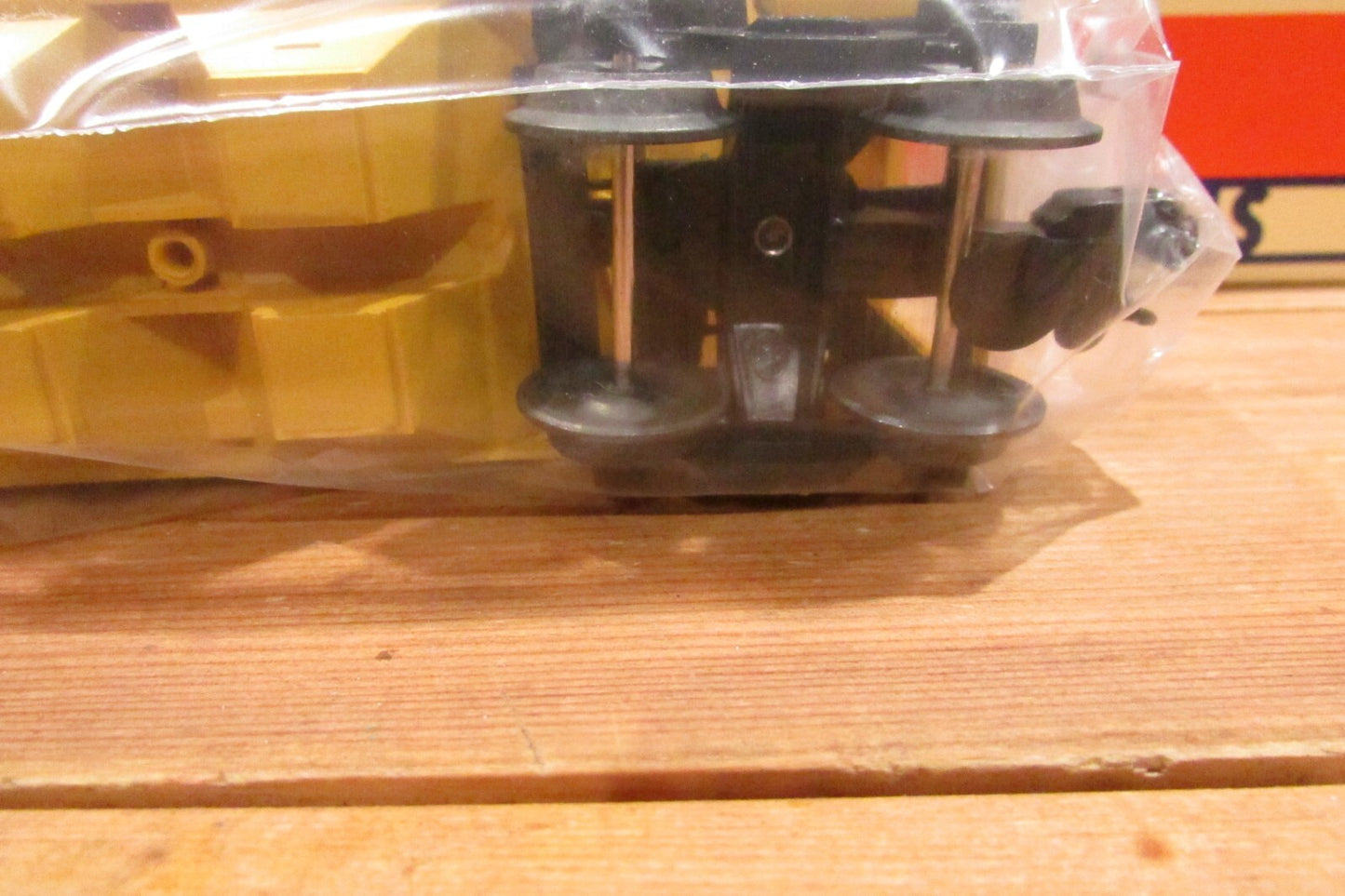 O Gauge Lionel 6-19930 Lionel Railroader Club 4-Bay Hopper with Load  Lot#3348