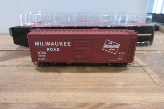 HO Scale InterMountain 48502-02 Milwaukee Box Car #22945 IM5119