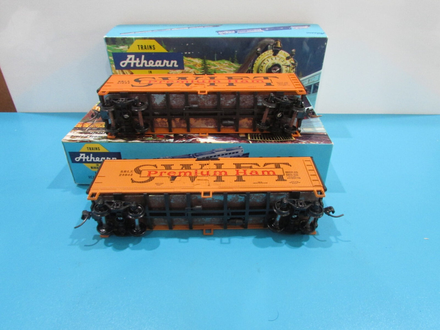 HO Scale Athearn (2) Swift Premium Ham Reefer Cars Lot#0997