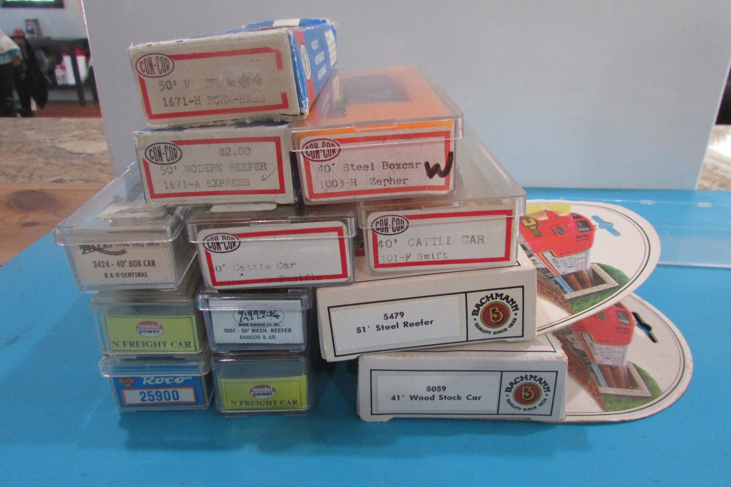 N Scale (14) Assorted Freight Cars, Different Brands Lot#2531