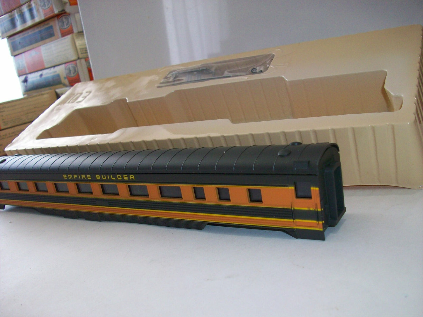 HO Scale Con-Cor  0001-807108 85' Corrugated Coach Great Northern Lot#0484
