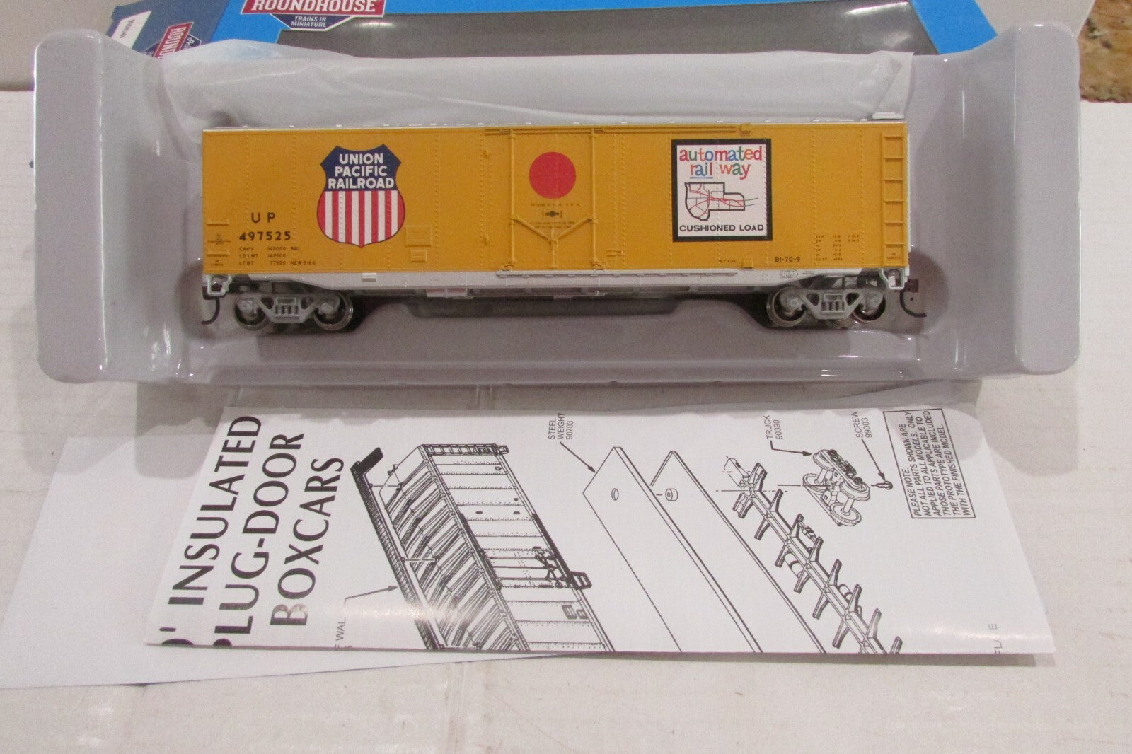 HO Scale Athearn/Roundhouse RND81469 Union Pacific 50' PD Smooth Side Box Car