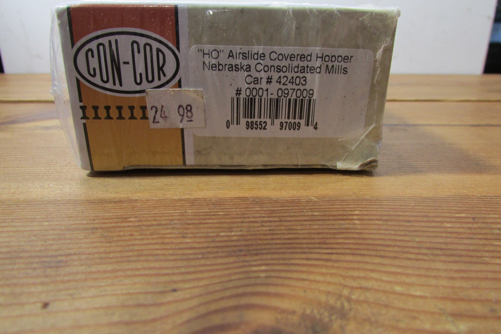HO Scale Con-Cor 01-97009 Airslide Covered Hopper Nebraska Consolidated Lot#3867