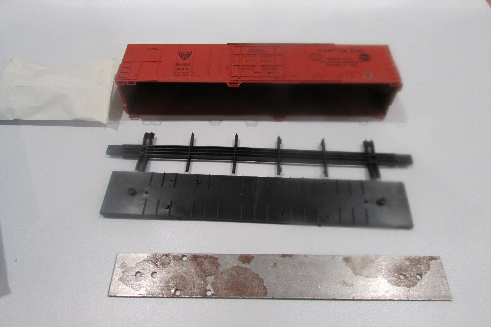 HO Scale Athearn 5461 57ft Reefer Car A.R.T.  Kit #RMDX 836