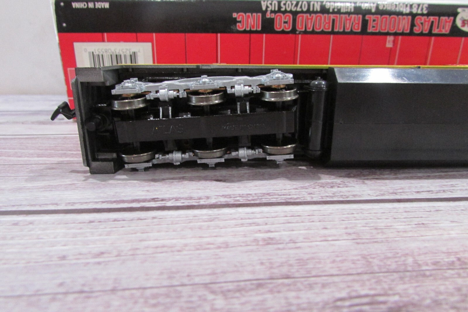 HO Scale Atlas 8551 U36C Santa Fe Diesel Locomotive #8750 Lot#2969
