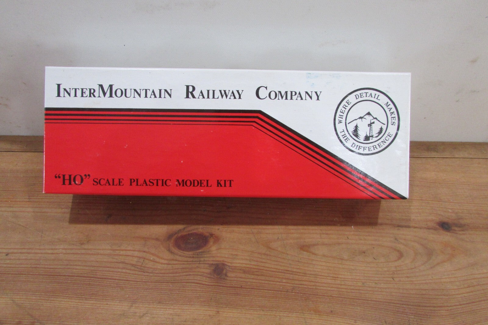 HO Scale InterMountain 10,000 Gallon Tank Car Reading 90980 Lot#3816