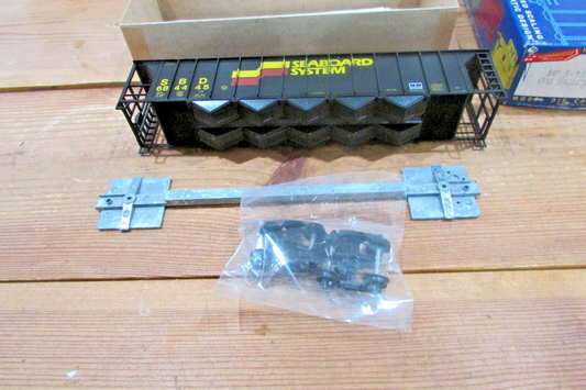 HO Scale RoundHouse 1735 50' 5Bay Hopper Seaboard System RH4749