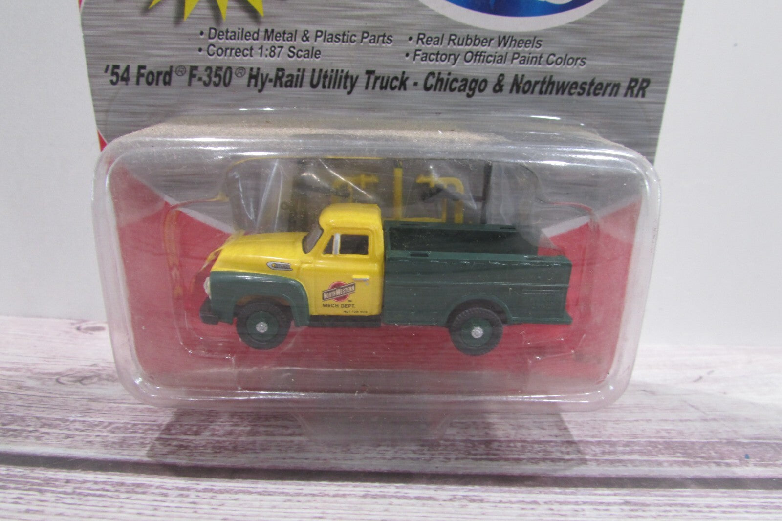 Ho Scale Classic Metal Works 30238 54'Ford F-350 Hy-Utility Truck C&N Rail Road