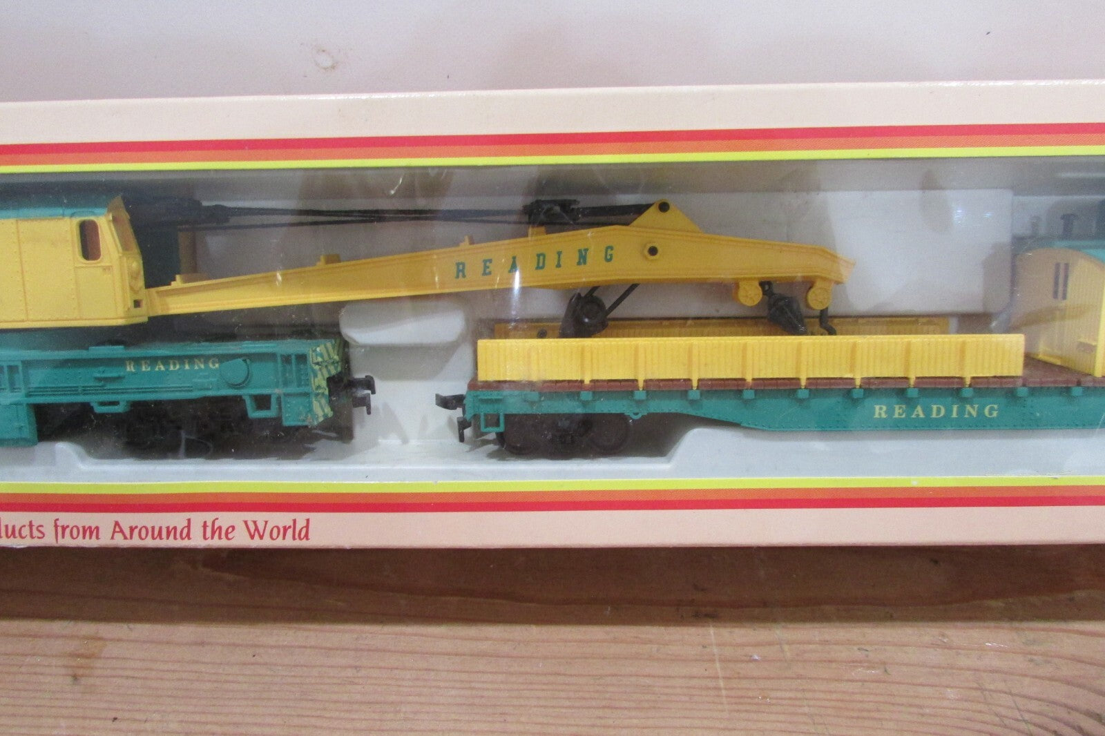 Ho Scale IHC Premier Series  Amtrak Crane Car w/ Boom Tender Reading Lot#2940