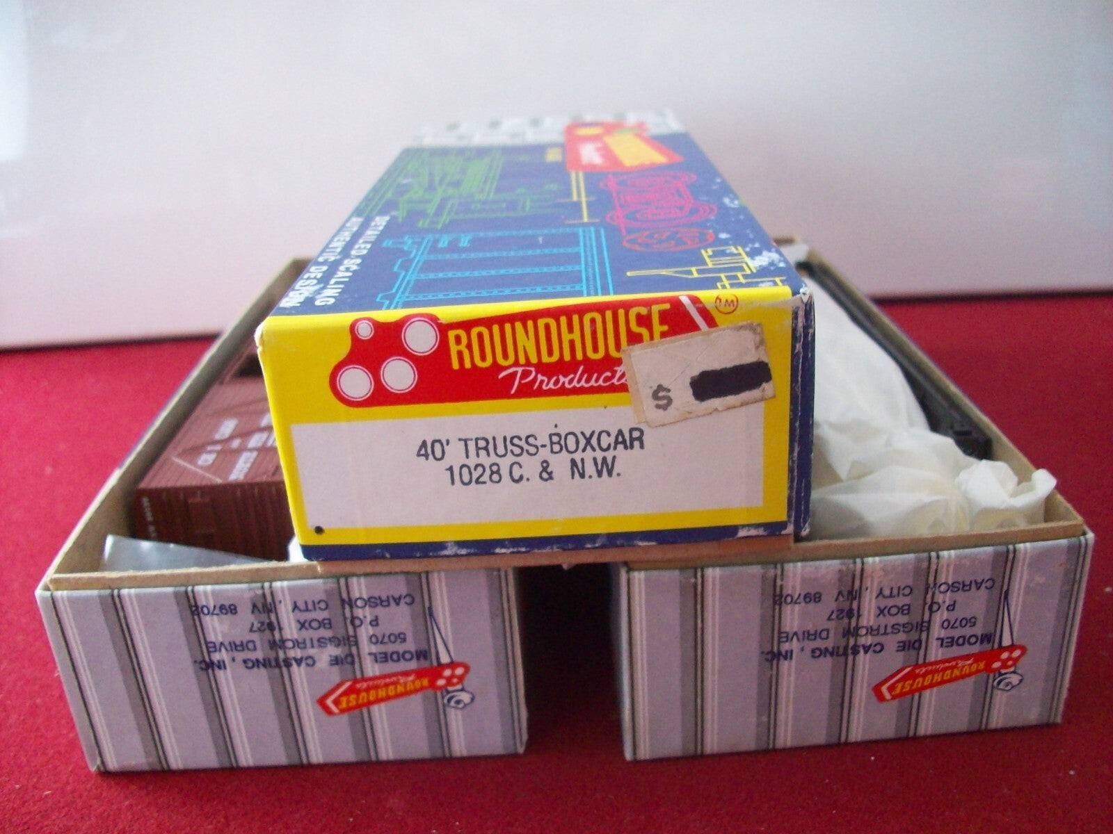 HO Scale (3) RoundHouse 40' Truss Boxcar "C & N.W" Lot#0555