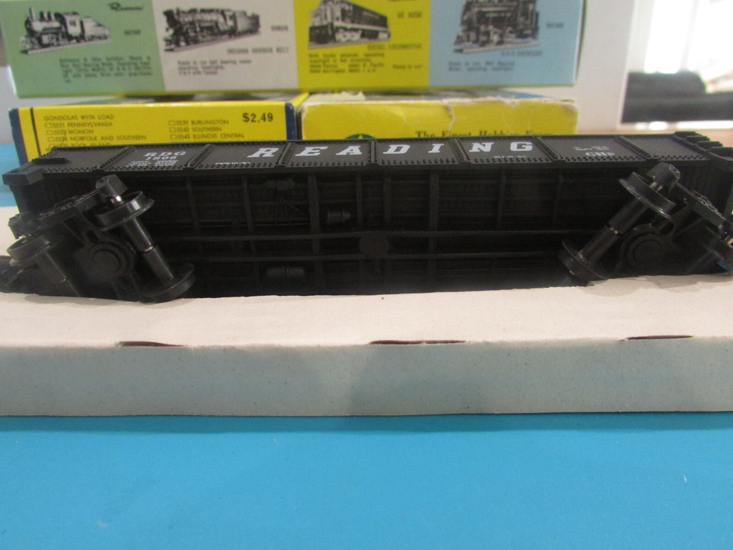HO Scale AHM (3) Gondolas Car with Load Reading (same numbers)  Lot#3567