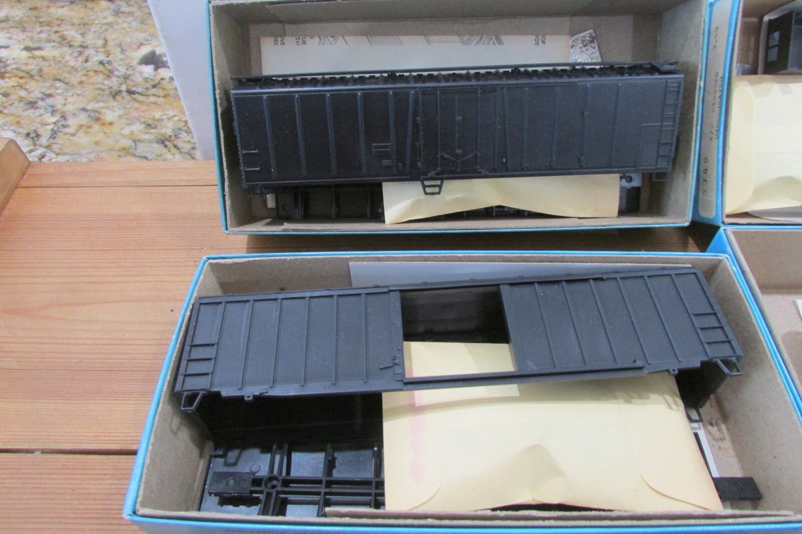 HO Scale Athearn (5) Assorted Undecorated Black Car Kit ATH4534