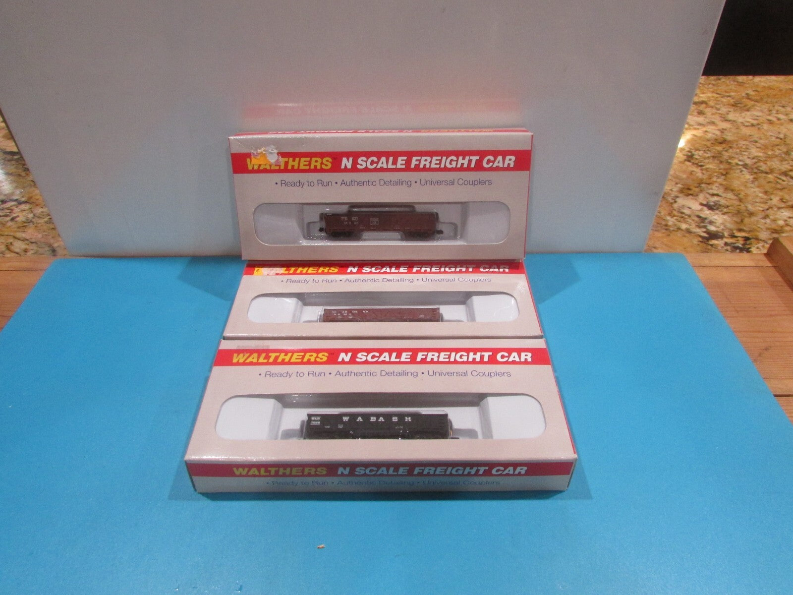 N Scale Walthers (3)Assorted 40' Composite Gondolas Lot#2373