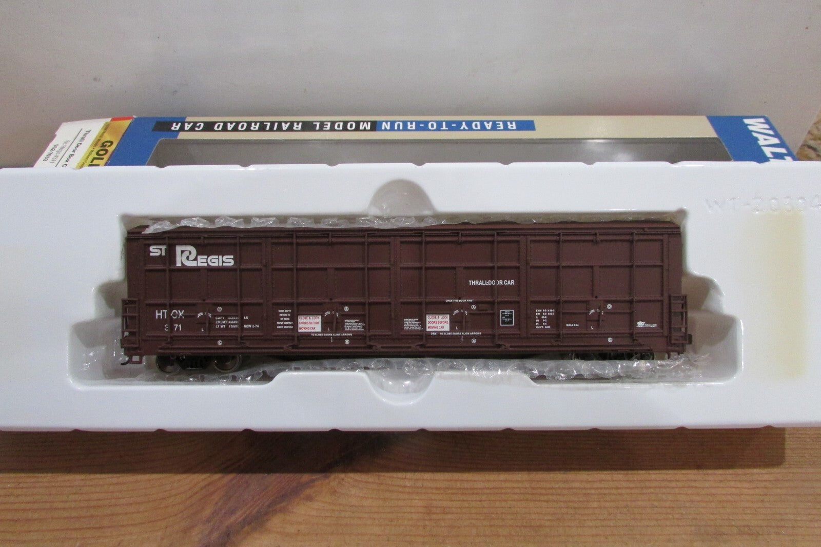 HO Scale Walthers 932-7033 Gold Line Thrall Door Box Car Lot#4576