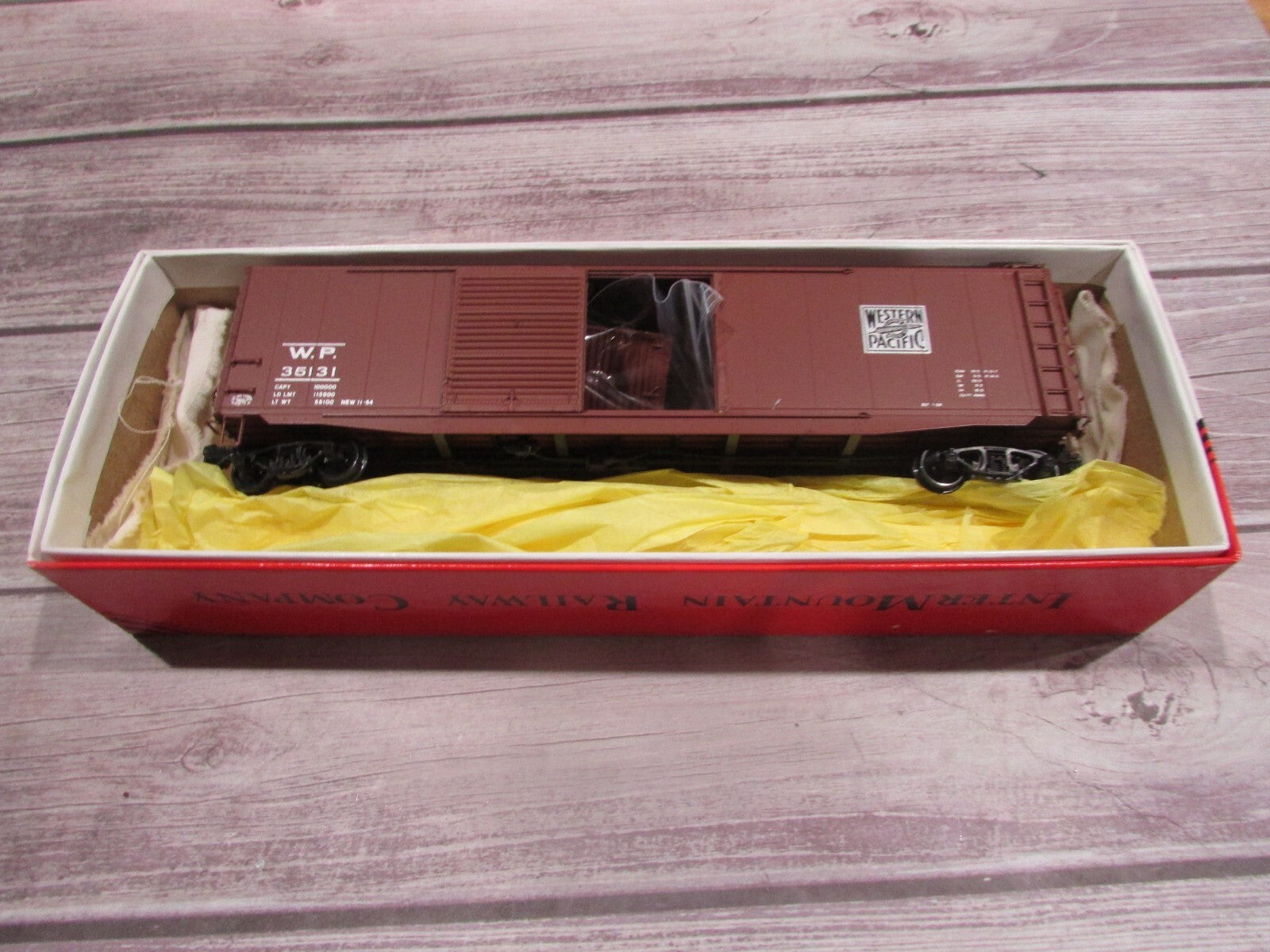 Ho Scale InterMountain 40608-04 PS-1 50' DD Box Car Western Pacific Lot#3930