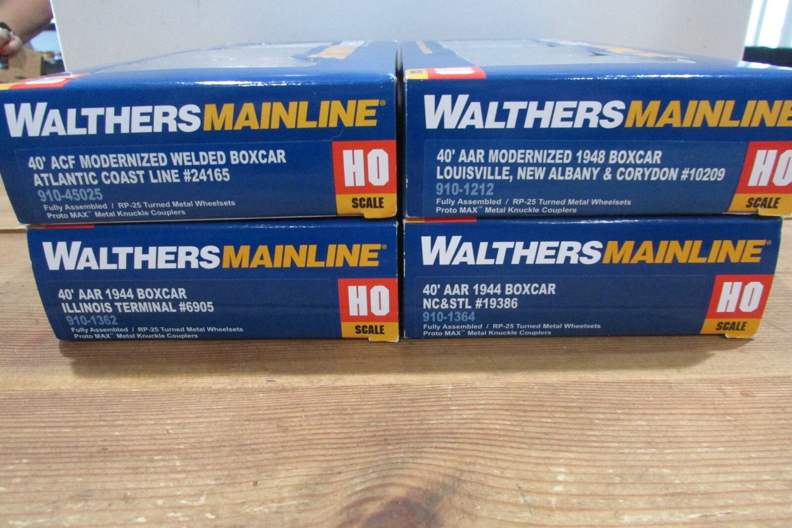 HO Scale Walthers (4) Assorted Freight Car RTR Lot#4782