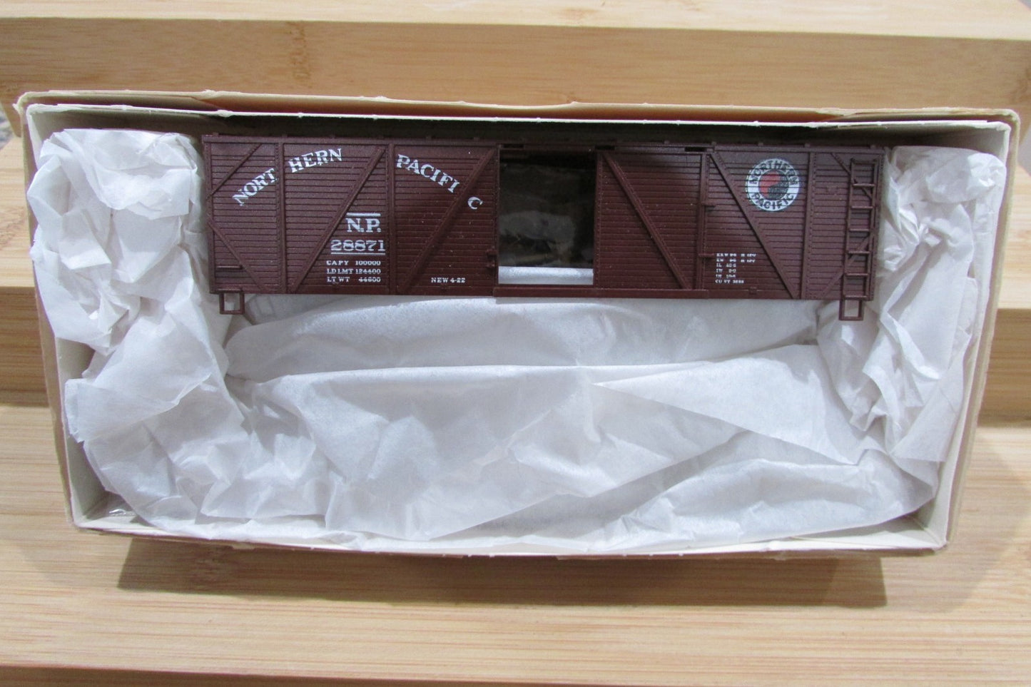 HO Scale Walthers 932-2151 40' SS Wood Box w/Wood Ends NP Lot#5059
