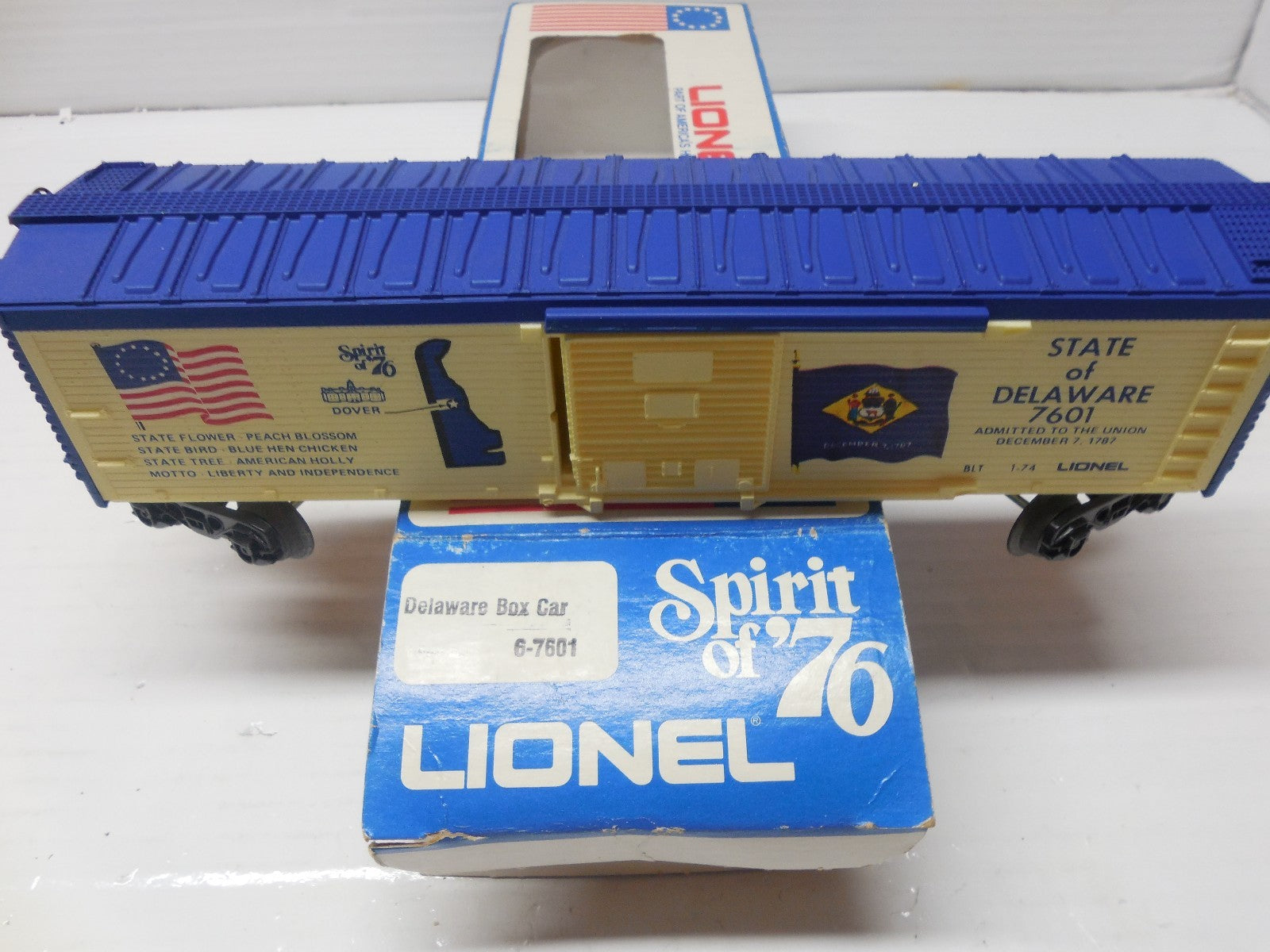 O SCALE Lionel 6-7601 State of Delaware Boxcar     