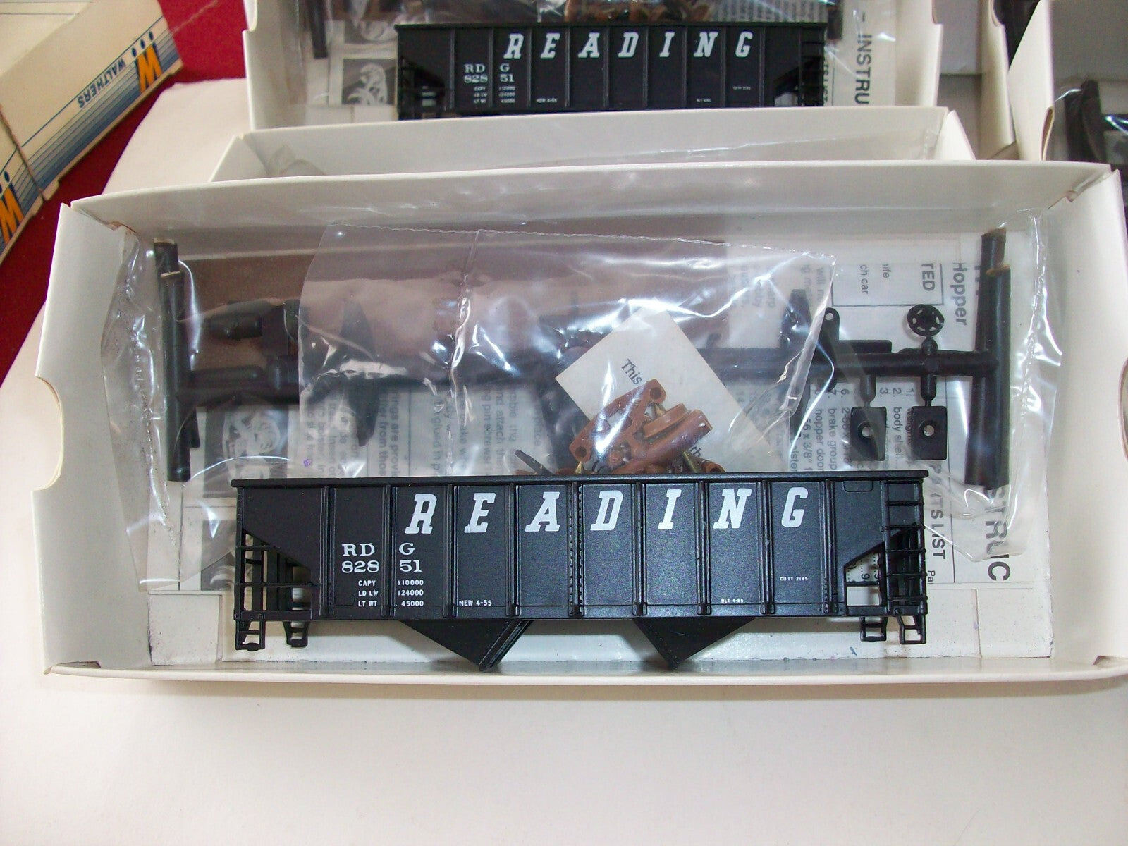 HO Scale (6)Walthers 36' Rib Side Hoppers "READING"Lot#4114