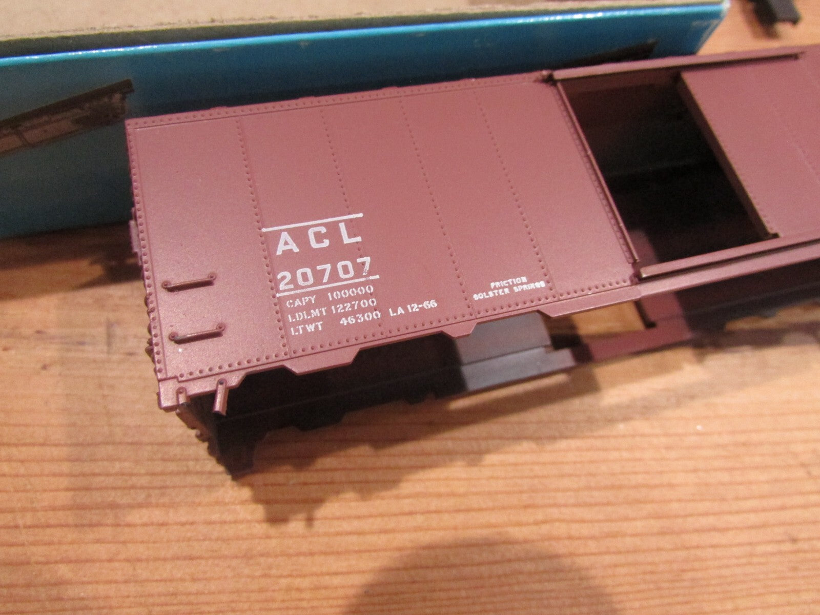 HO Scale Athearn 5001 ACL 40ft BoxCar Kit