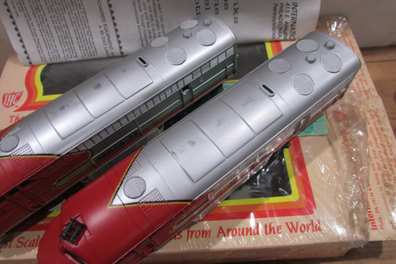 HO Scale IHC FM A-A Power & Dummy Diesel Locomotive Santa Fe  Lot#3775