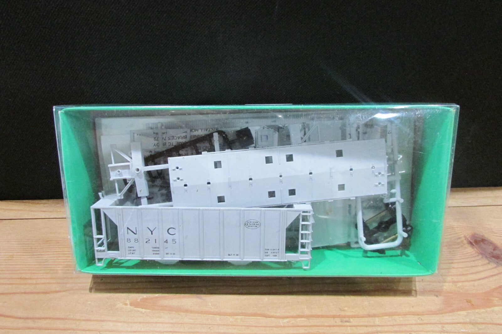 Ho Scale Bowser 56104 ACF 70Ton 2Bay Covered Hopper Kit NYC