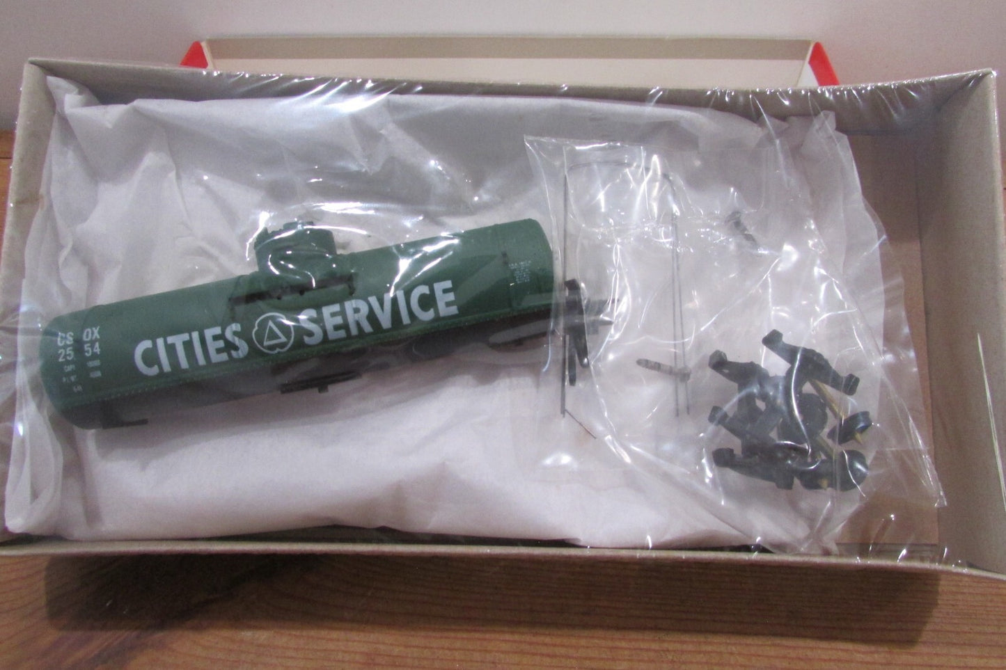 HO Scale Walthers 932-5018 36ft Tank Car Cities Kit Wal4518