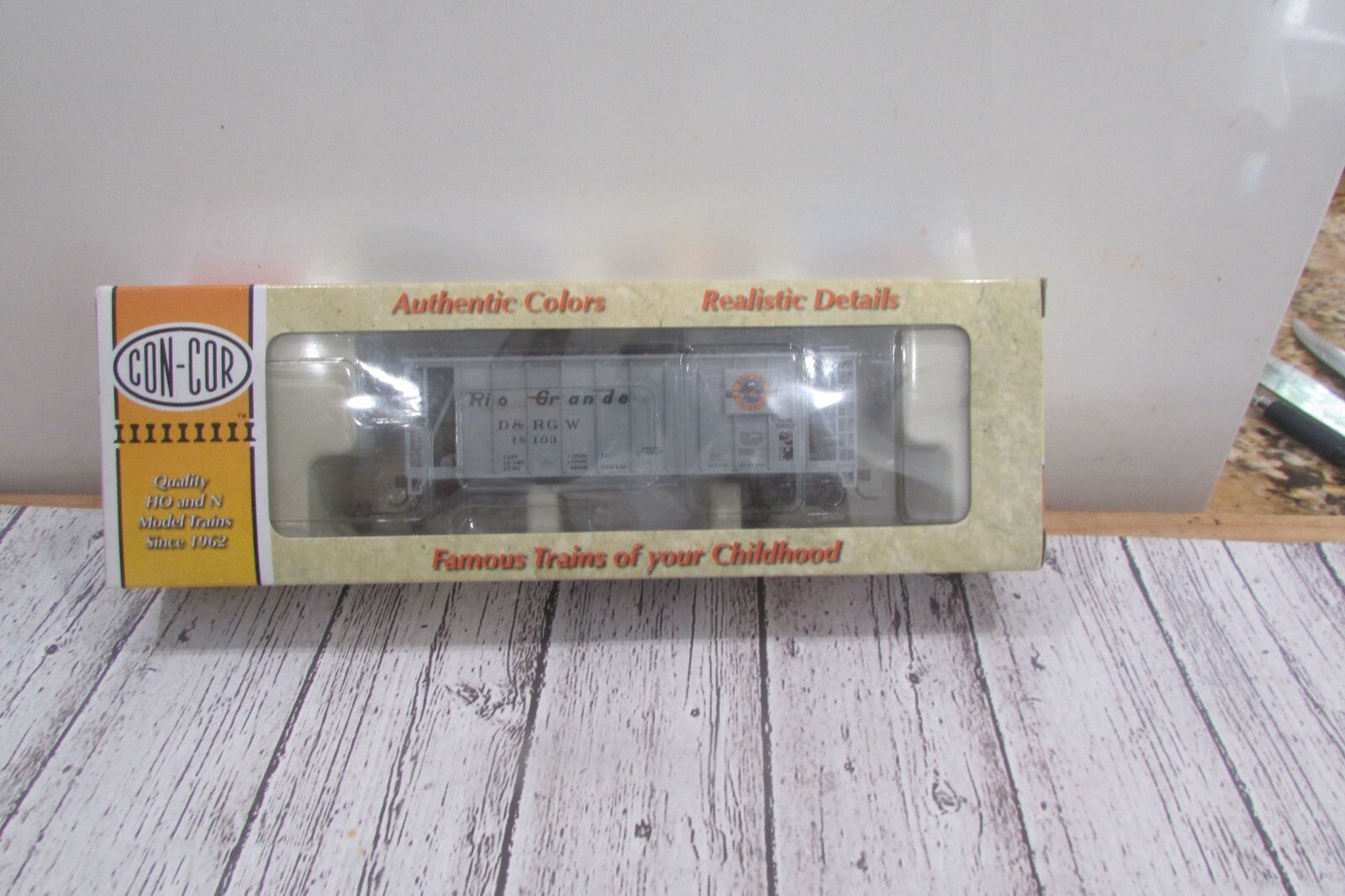 HO Scale Con-Cor 01-097005 Airslide Covered Hopper Rio Grande Car#18103 Lot#3290