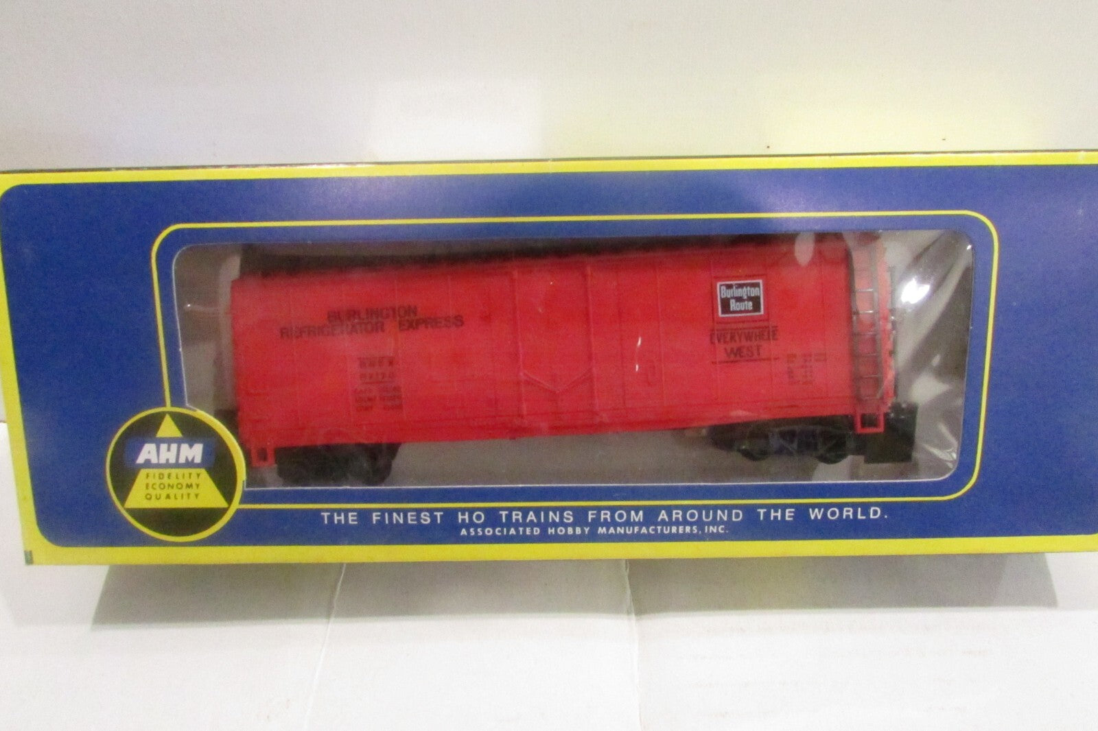 HO Scale AHM 5274E Burlington Refrigerator Express BRET #67170