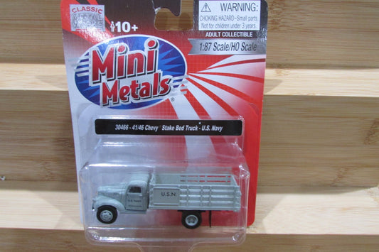Ho Scale/1:87 Scale Classic Metal Work 30466 '41-'46 Chevy Stake Bed Truck