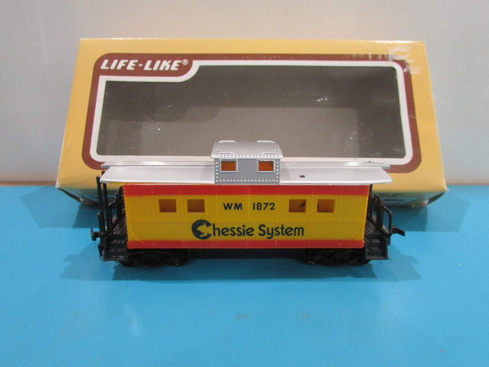 HO Scale Life-Like Chessie System Caboose #1872 Lot#1445