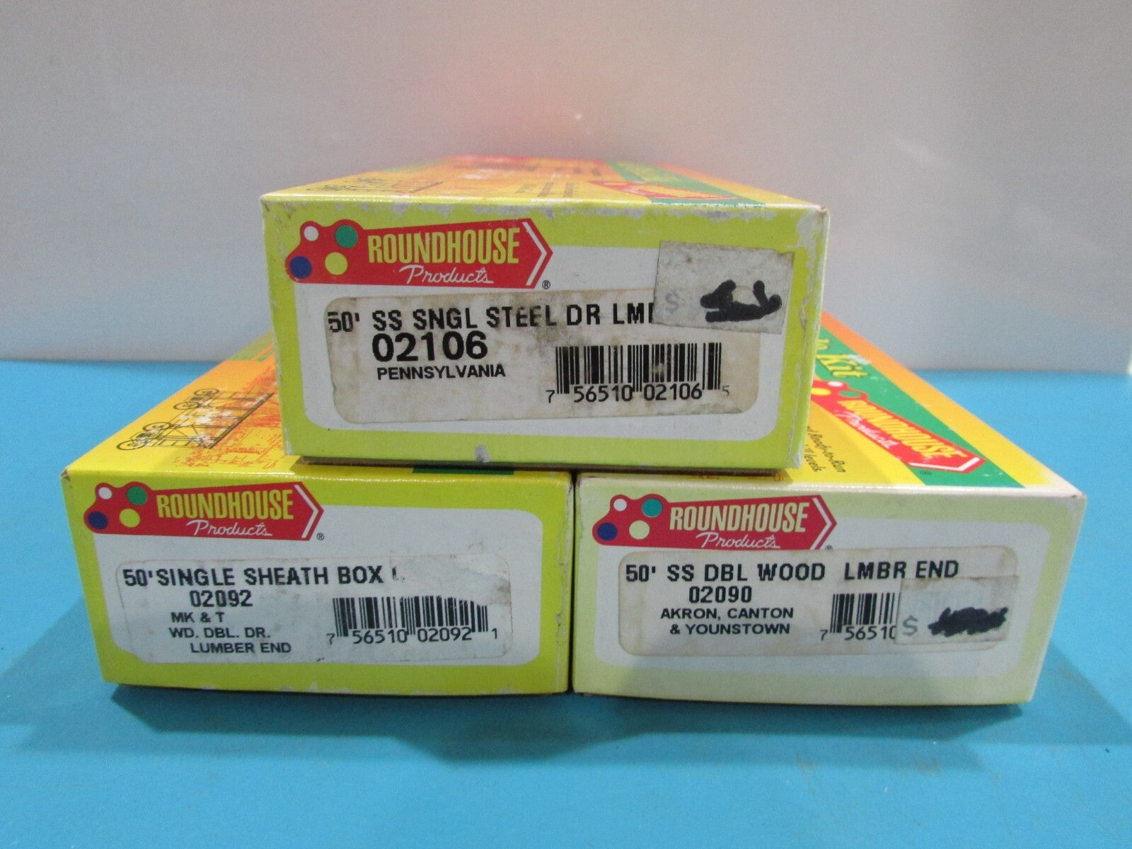 HO Scale RoundHouse Assorted 50' single & Double Door Boxcars Kits Lot#1591