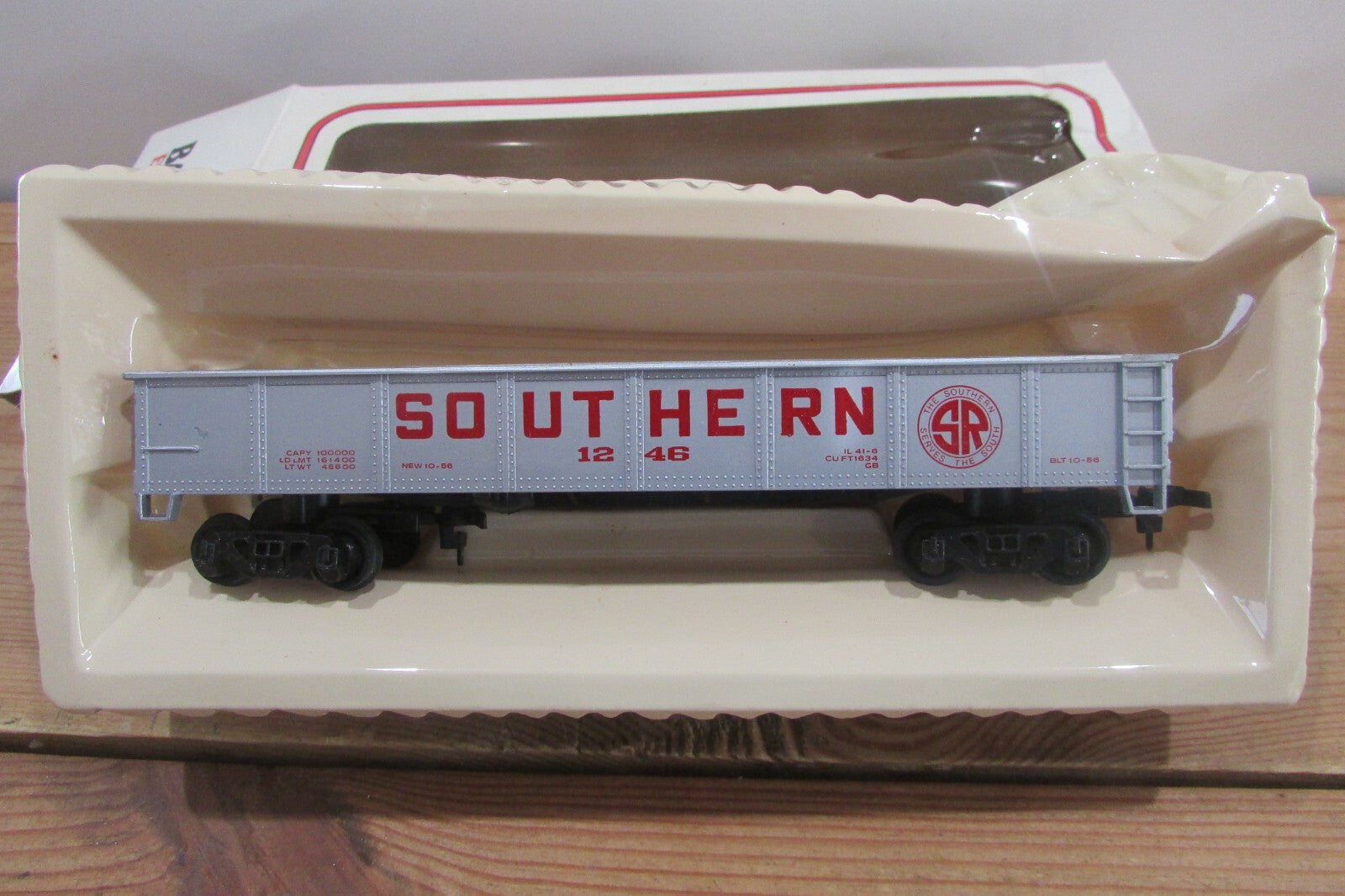 HO Scale Bachmann43-1002-04 42' Steel Gondola Southern