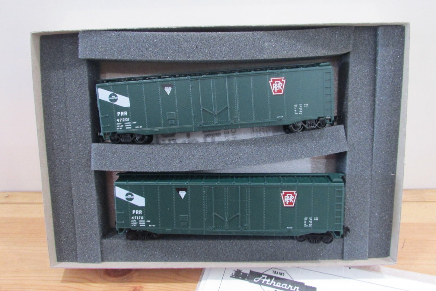 HO Scale Athearn 2313 PRR/GAEX  Two 50' Plug Door Box Cars Lot# 0029
