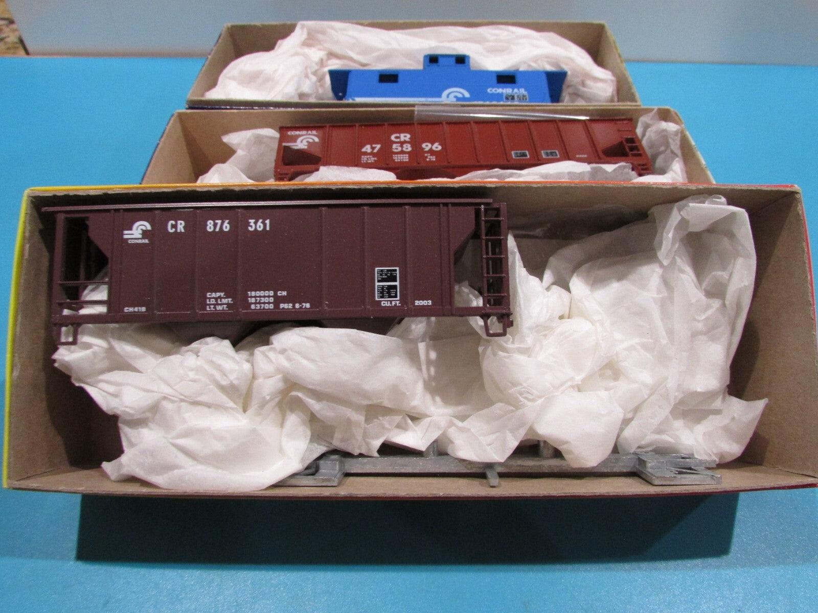 HO Scale RoundHouse (3Cars) Assorted Freight Cars CONRAIL Lot#1578