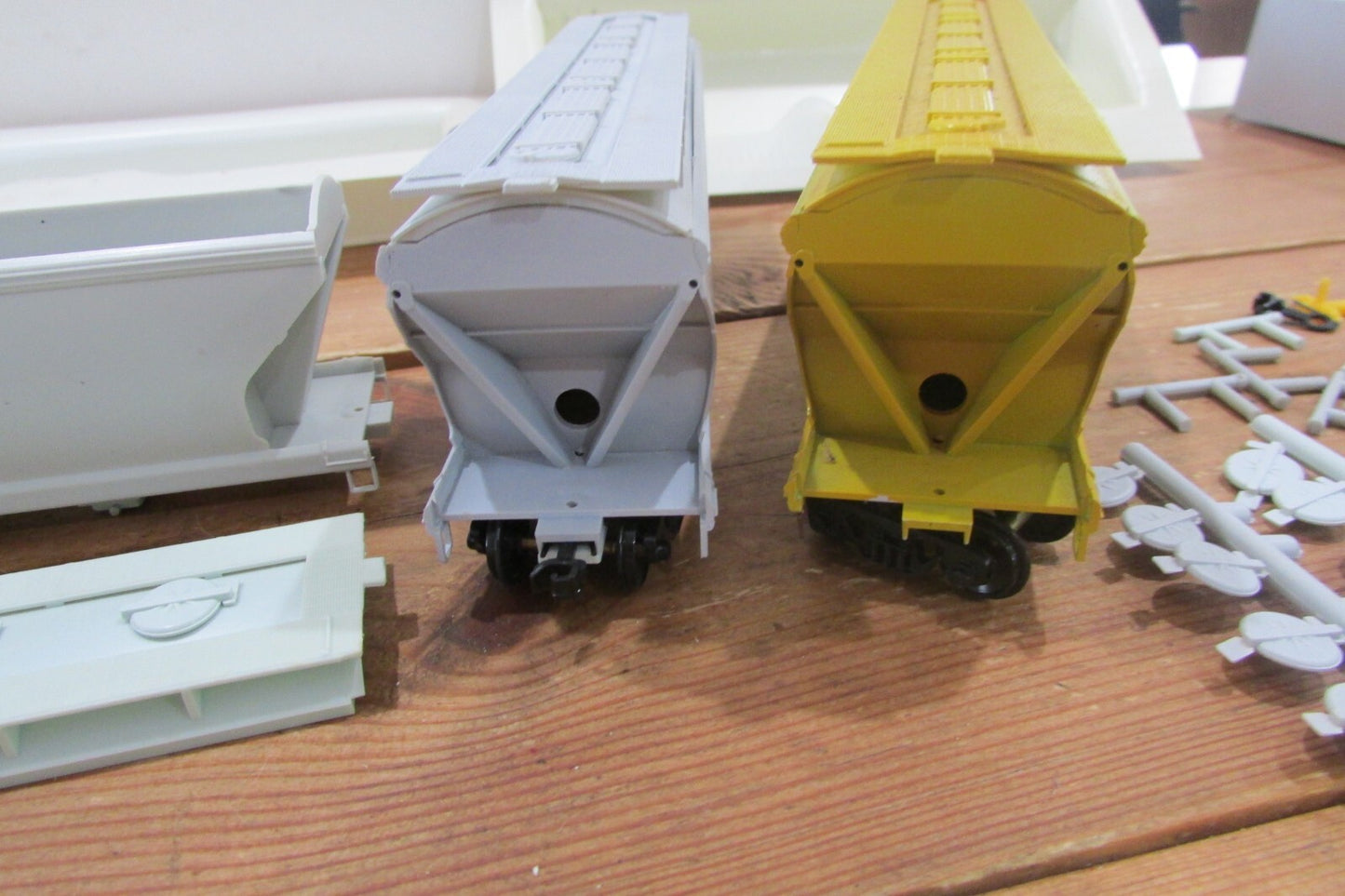 HO Scale Front Range Products(3) ACF 3Bay Grain Cars Undecorated  Lot#4733