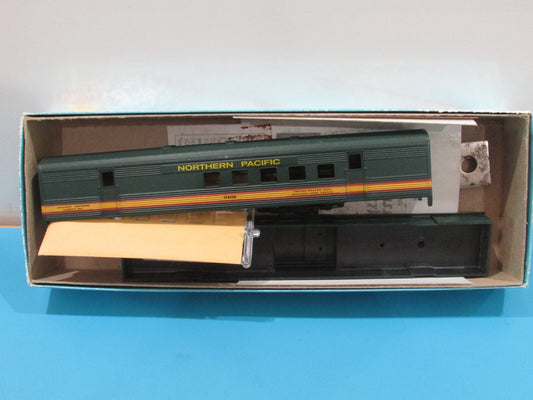 HO Scale Athearn 1806 RPO Passenger Car Northern Pacific  Lot#1397