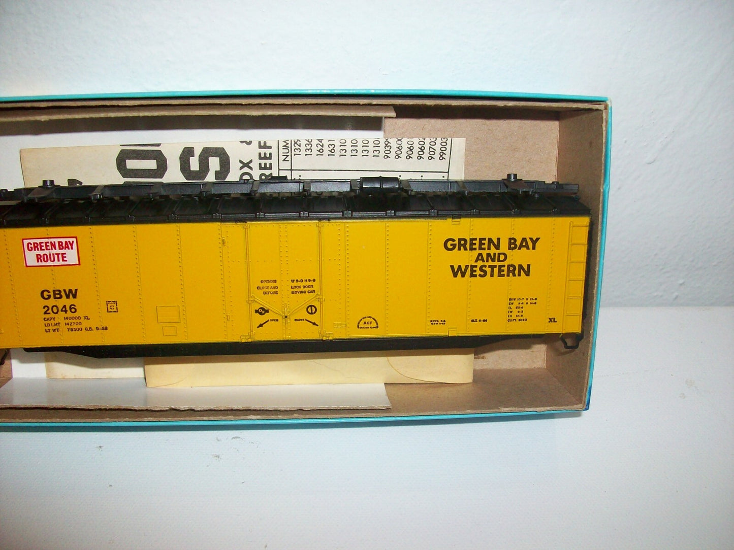 HO Scale Athearn 1361 50ft PD BoxCar Green Bay & Western