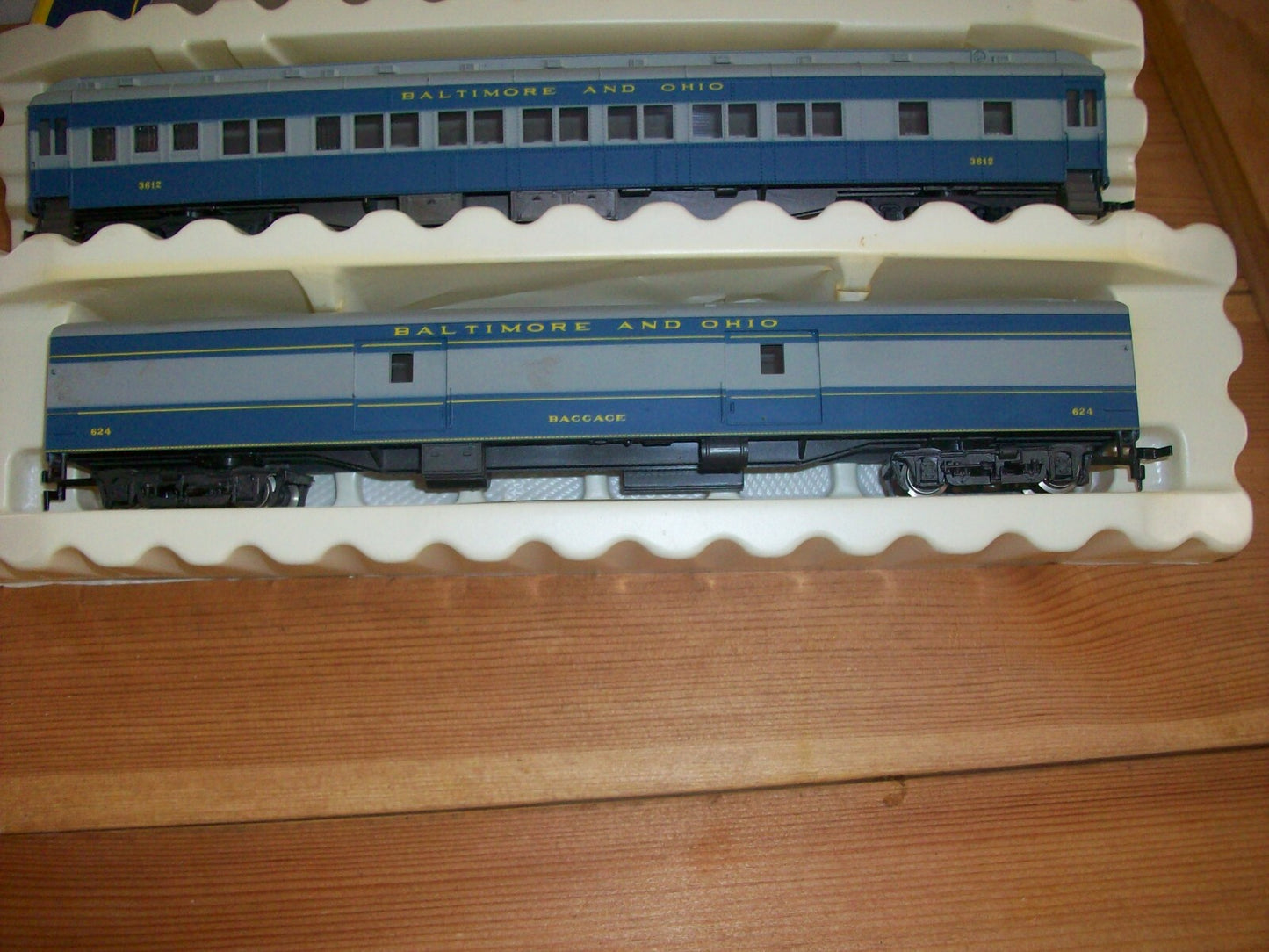 HO Scale (5)Rivarrosi,AHM Passenger Cars Bartimore & Ohio Lot#0398