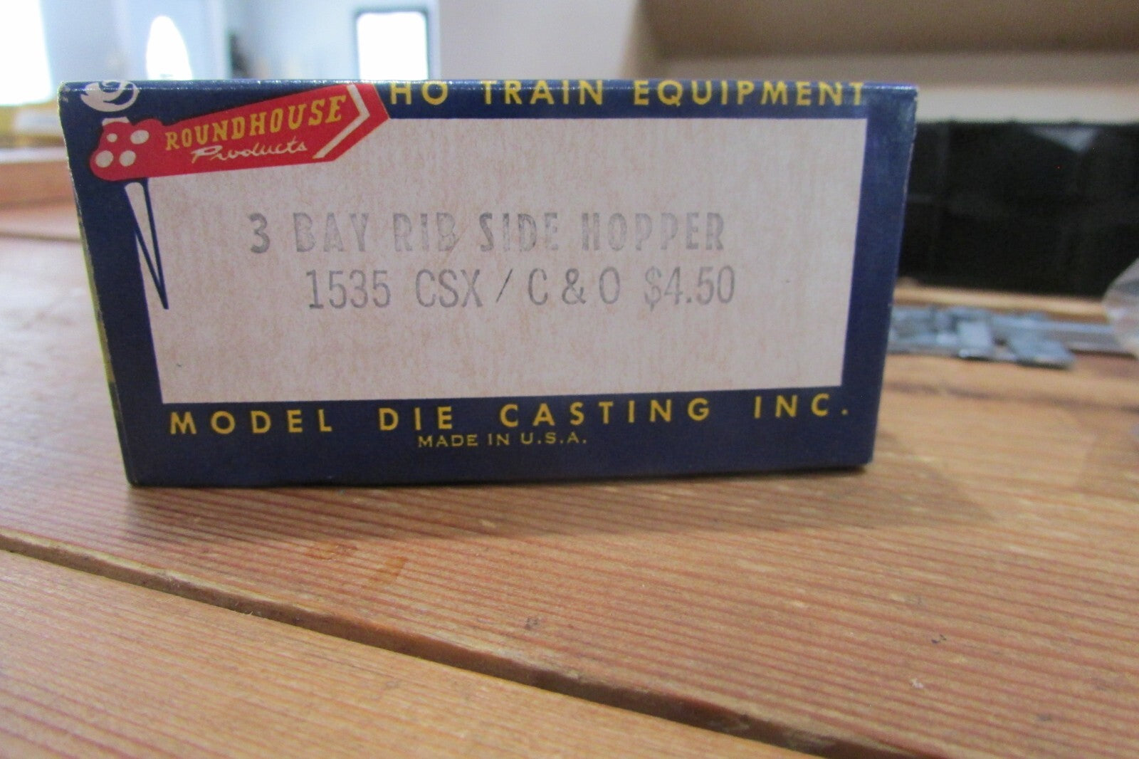 HO Scale RoundHouse 1535 3Bay Rib Side Hopper CSX/C&O #141427 RH4745