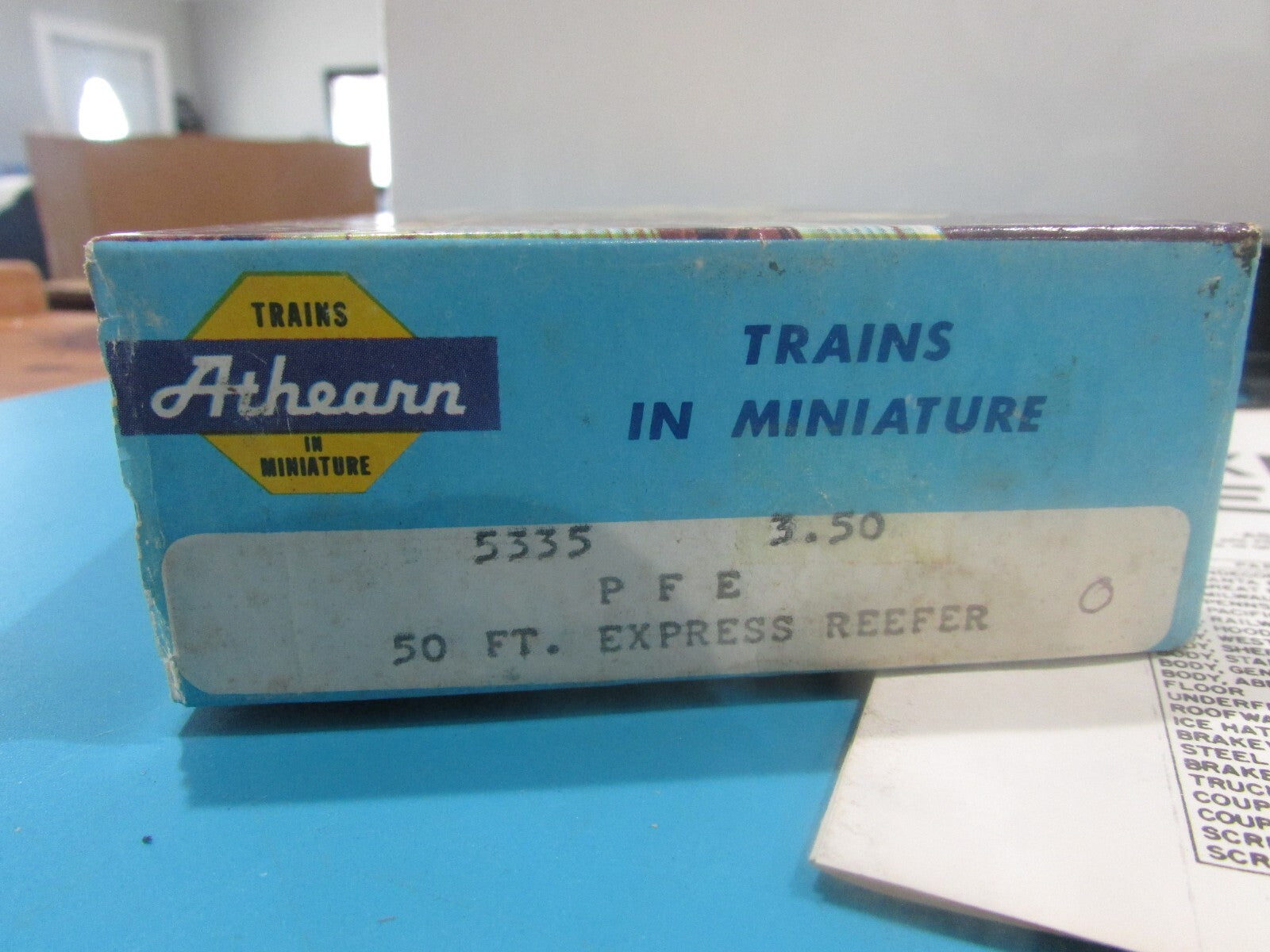 HO Scale Athearn 5335 50ft Express Reefer P.F.E. #X602