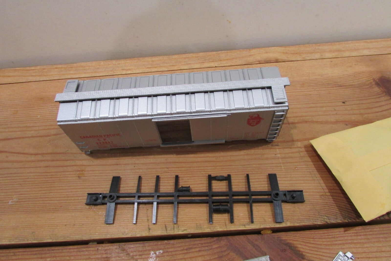 HO Scale Athearn/Branchline Canadian Pacific 40' Box Car Kit Lot#4644