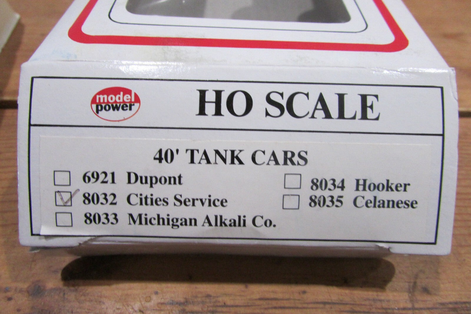 HO Scale Model Power 8032 Single Tank Car Cities Service  EORX 1086
