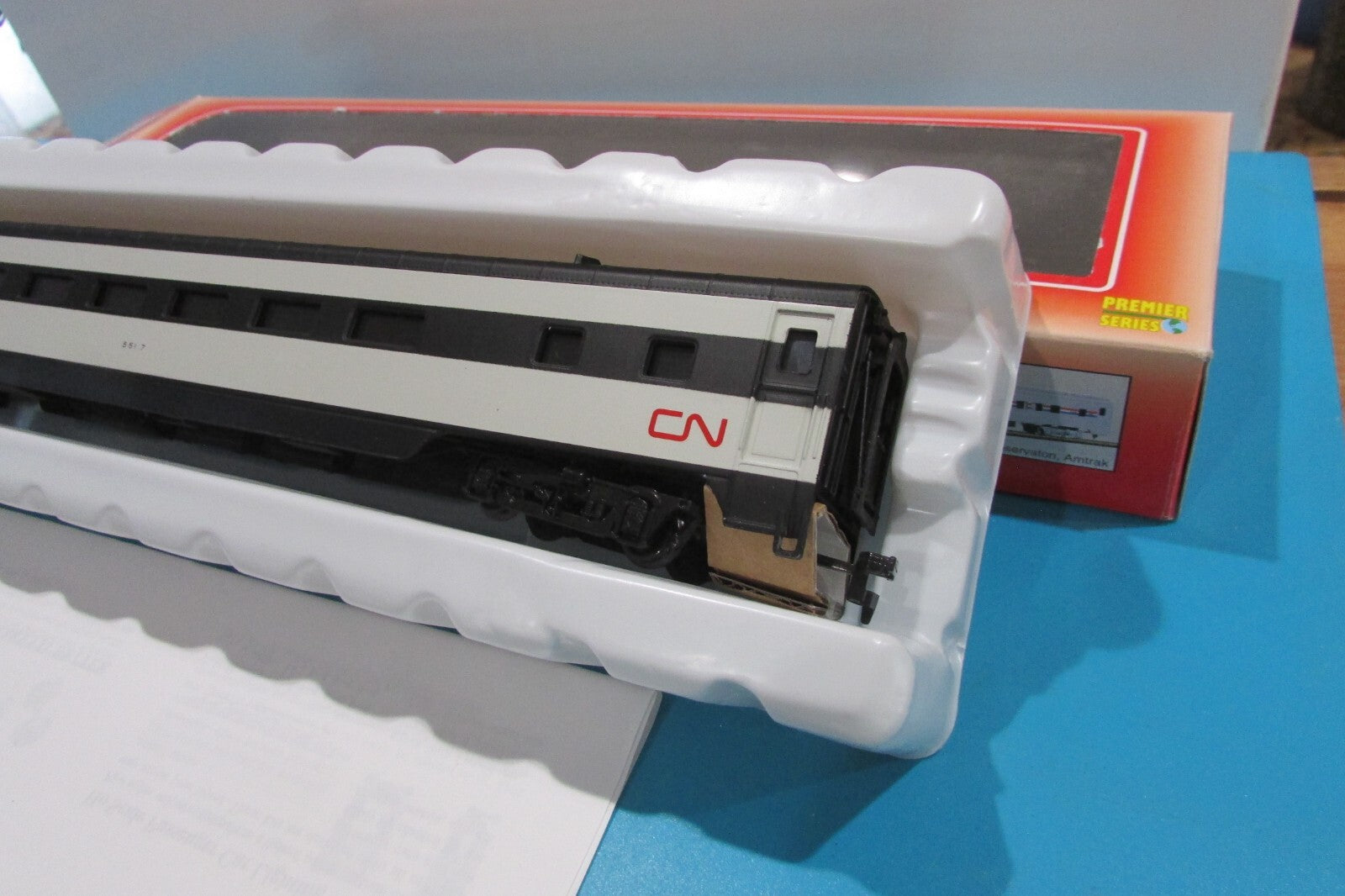 HO Scale IHC 48051 Canadian National Smooth Side Coach #5517 Lot#2472