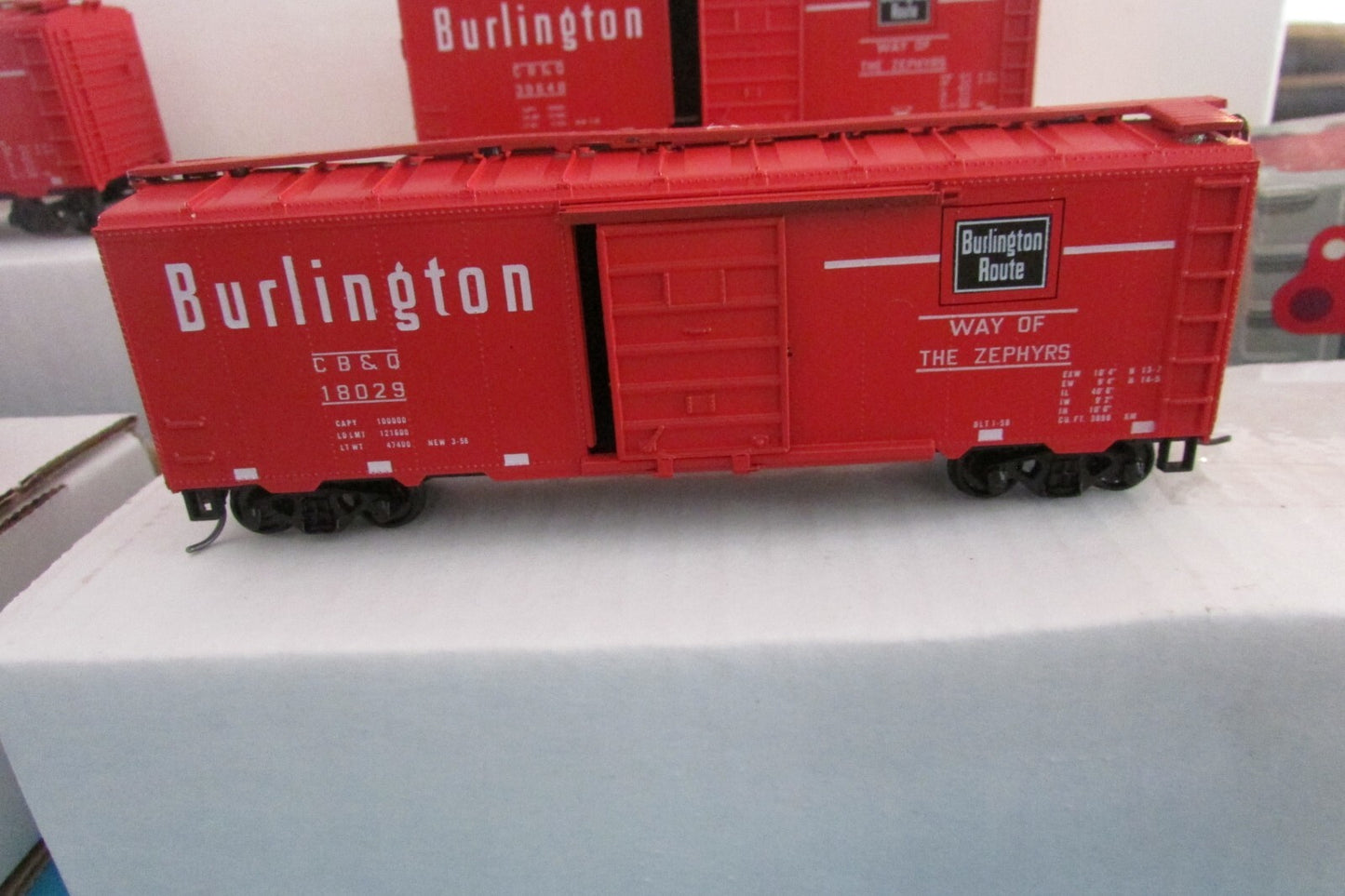 HO Scale Roundhouse (4) C&BQ (red) 40' Box Car RTR Lot#2639