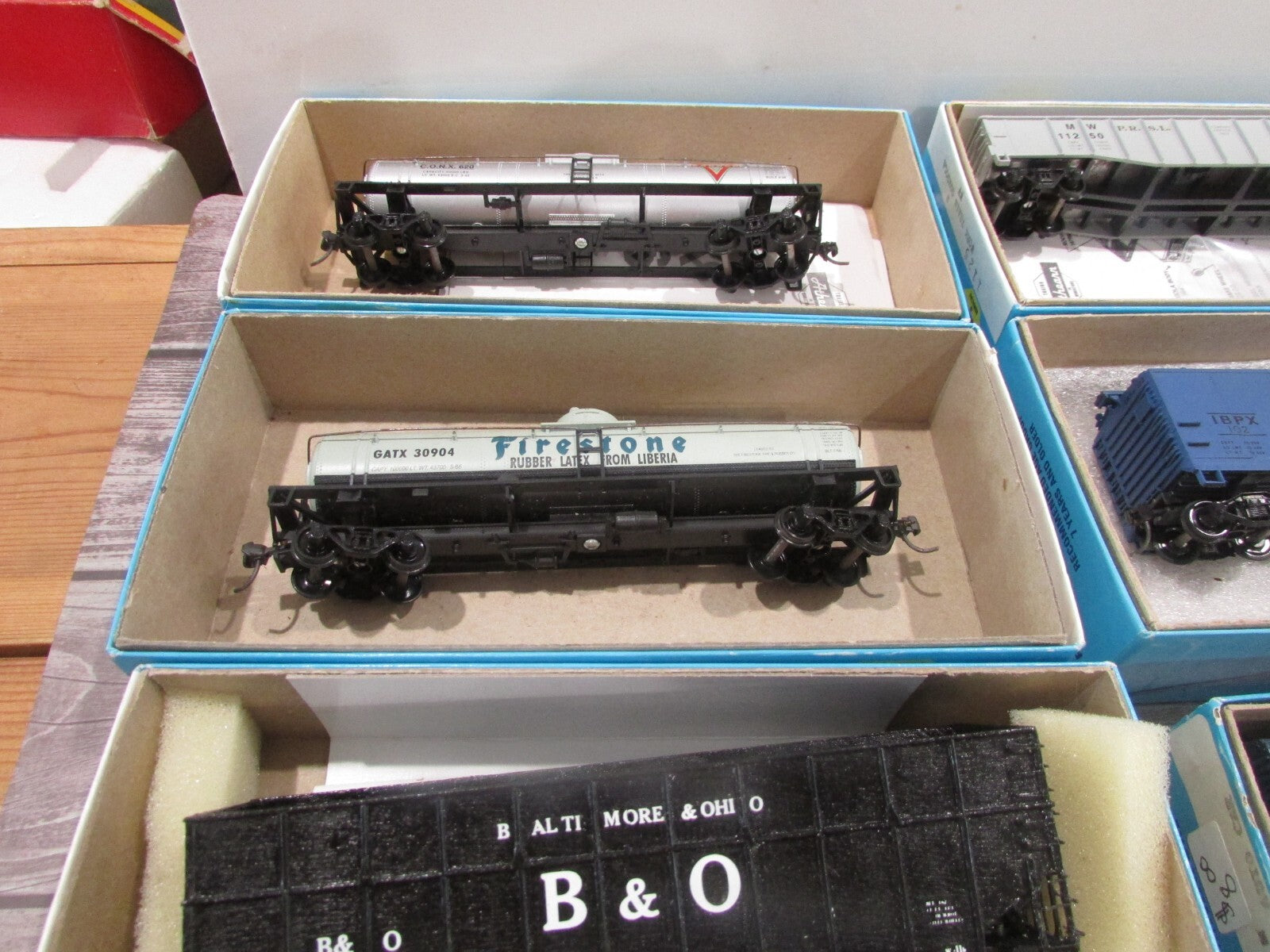 HO Scale Athearn (6) Assorted Freight Cars, Tanks, Box Cars, Gondola Lot#3271