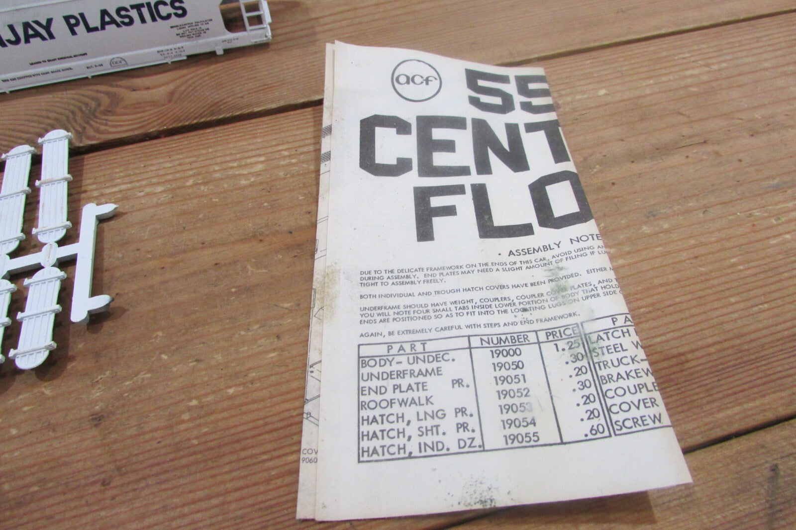 HO Scale Athearn 55ft Center Flow Hopper Enjay Plastic  Lot#4723