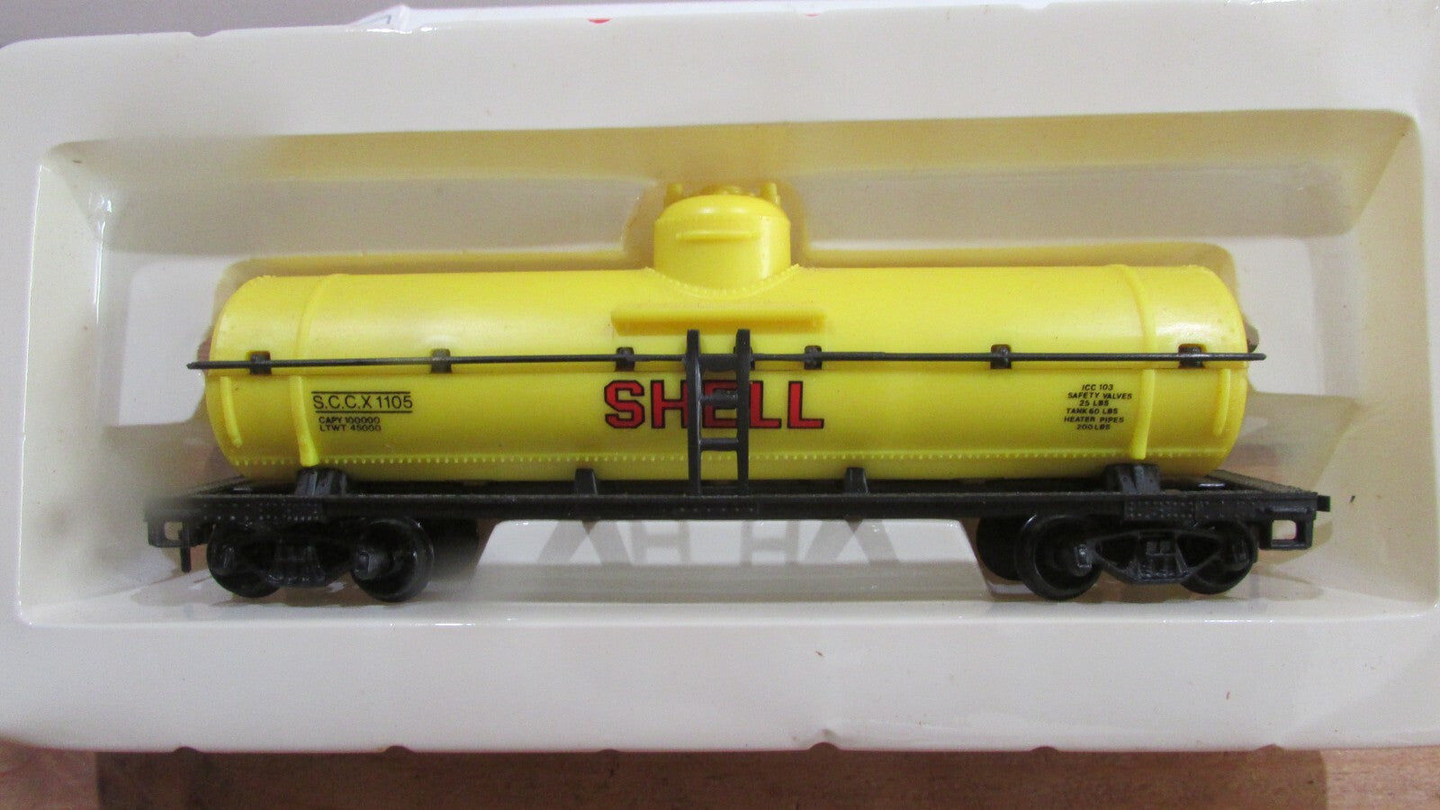 HO Scale Model Power 8103 Shell Tank Car  LOT#0209