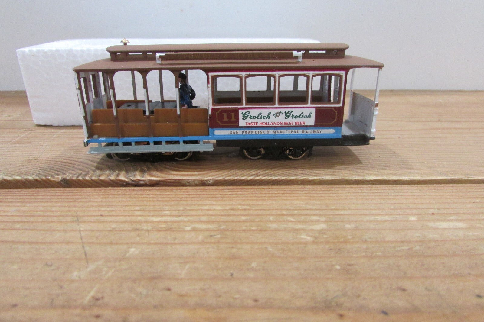 HO Scale Bachmann  San Francisco Cable Car Powell & Hyde Sts Lot#4096