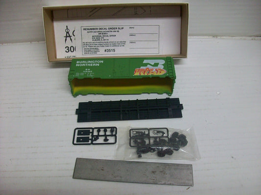 Ho Scale Accurail 3510 Burlington Northern 40' AAR Boxcar Kit  Lot#0427
